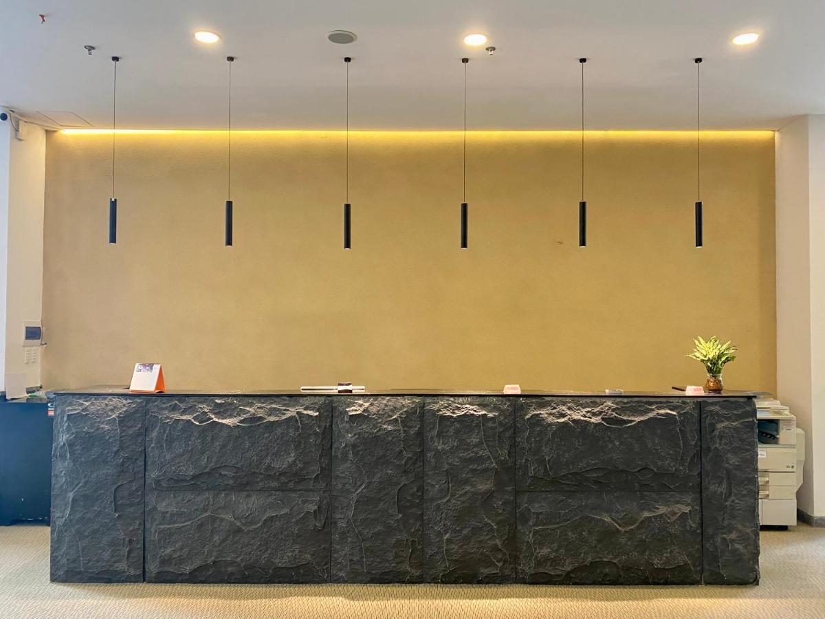 הו צ'י מין סיטי The Arrivals - Cozy Hotel - Pool & Skybar - Sgcenter מראה חיצוני תמונה