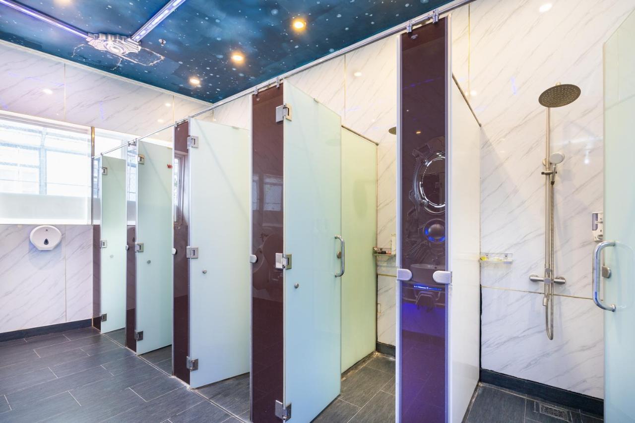 הו צ'י מין סיטי The Arrivals - Cozy Hotel - Pool & Skybar - Sgcenter מראה חיצוני תמונה